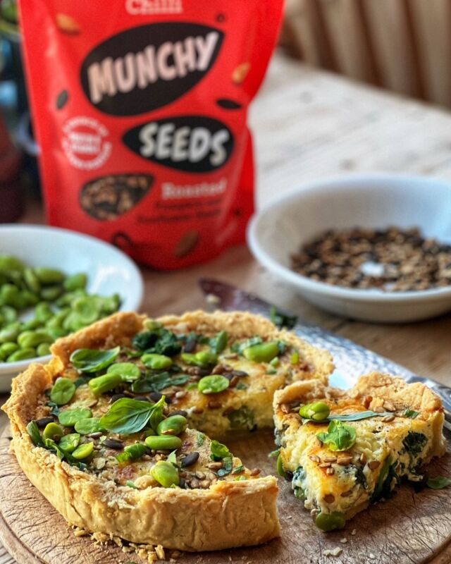 Planning to cook the Coronation Quiche this weekend?

@food4lovers has added much needed crunch with Munchy Seeds.

Our delicious seed mix has made this classic dish fit for a king! 👑

#CoronationQuiche #Coronation